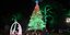Φωταγωγήθηκε το χριστουγεννιάτικο δέντρο στο στρατόπεδο Παπάγου 