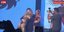 To παθιασμένο φιλί του προέδρου της Αργεντινής, Χαβιέρ Μιλέι με τη σύντροφό του στη σκηνή θεάτρου