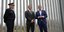 Ο υπουργός Μετανάστευσης και Ασύλου Δημήτρης Καιρίδης (δεξιά) με τον Γερμανό υφυπουργό αρμόδιο για το μεταναστευτικό Μπέρντ Κρόσερ στον φράχτη του Έβρου