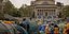 σκηνες έξω απο Columbia 