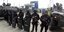 Αστυνομικοί μπροστά στη πρεσβεία του Ισημερινού στο Μεξικό