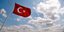 Τουρκική σημαία στον ουρανό