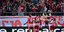 Οι παίκτες του Ολυμπιακού πανηγυρίζουν το 1-0 κόντρα στην Βίλα