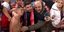 Ο Μάρκος Σεφερλής βγάζει selfie με τον Ποντένσε