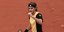 O Στέφανος Τσιτσιπάς πανηγυρίζει στο Roland Garros