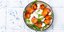 Burrata με φρέσκα βερίκοκα και ρόκα / Φωτογραφία: shutterstock