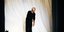 Armani’s Greige: Το διακριτικό χρώμα που καθόρισε το clean aesthetic πριν την εποχή του