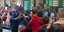 Η υποδοχή των φίλων της Βαλένθια στο αεροδρόμιο