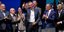 Ο ηγέτης του AfD, Ούλριχ Ζίγκμουντ, δίπλα στη σύζυγό του Τζούλια, πανηγυρίζουν τη νίκη του κόμματος