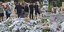 Συνεχίζεται ο αποχαιρετισμός στον Γιώργο Μαζωνάκη -Εκατοντάδες επισκέπτονται το μνήμα του, βουνό τα λουλούδια