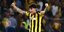 Ο Λάζαρος Ρότα πανηγυρίζει νίκη της ΑΕΚ στο Champions League