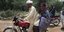 Ο άνθρωπος Γίγαντας του Πακιστάν κάνει έκκληση για βοήθεια [εικόνες]
