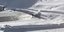 Το αεροπλάνο σταμάτησε πάνω σε ένα βουνό από χιόνι. Φωτογραφία: YouTube