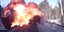 Το τζιπ τυλίχθηκε στις φλόγες μετά τη σφοδρή σύγκρουση (Φωτογραφία: YouTube) 
