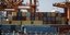 Κοντέινερ στις προβλήτες στο λιμάνι του Πειραιά/Φωτογραφία: Eurokinissi