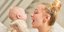Η Εμπονυ Στίβενσον με το μωρό της (Φωτο: SWNS)
