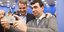 Ο Γιάννης Κομνηνός βγάζει selfie με τον πρόεδρο της ΝΔ Κυριάκο Μητσοτάκη