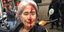 Γυναίκα τραυματισμένη μετά τις συγκρούσεις με την αστυνομία (Φωτογραφία: Twitter)