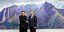 Ο Βορειοκορεάτης ηγέτης Κιμ Γιονγκ Ουν και ο Νοτιοκορεάτης πρόεδρος Μουν Τζάε Ιν (Φωτογραφία: ΑΡ) 