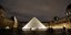 Η πυραμίδα στο μουσείο του Λούβρου κλείνει τα 30 χρόνια της. Φωτογραφία: AP