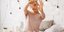 Γυναίκα ποζάρει στο φακό/ Φωτογραφία: Shutterstock 