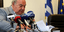 Νομιμοποιείται το φακελάκι -Κανείς δεν τιμωρήθηκε για ανθοδέσμη ή για γλυκά