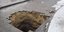 Τρύπα σε πεζοδρόμιο στη Ρωσία «κατάπιε» βρέφος 