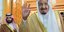 O βασιλιάς της Σ. Αραβίας Σαλμάν και πίσω του ο πρίγκιπας διάδοχος Μοχάμεντ Μπιν Σαλμάν (Φωτογραφία: Saudi Press Agency via AP))