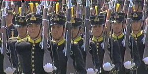 Οι Ευέλπιδες που αρνήθηκαν να αποχωρήσουν από την παρέλαση [βίντεο]