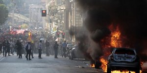 Καίνε την Ρώμη οι Αγανακτισμένοι [βίντεο]