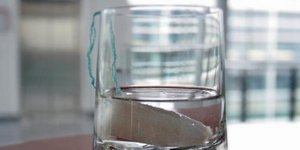 Ανήλικοι μεθούν με ταμπόν βότκας [βίντεο] 