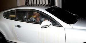 Οπαδοί της Γιουνάιτεντ πέταξαν αυγά στο αυτοκίνητο του Μπαλοτέλι