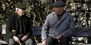 Κόβουν τις επικουρικές στα προβληματικά ταμεία έως 40%