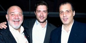 Νέα φωτογραφία του Βελόπουλου με μέλος της σπείρας των τοκογλύφων