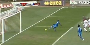 Πέρασε τον τερματοφύλακα και το έχασε σε κενή εστία [βίντεο]