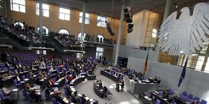 Οι Γερμανοί ζητούν εξηγήσεις για τα εμβάσματα των βουλευτών μας