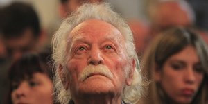 Μανώλης Γλέζος