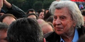 Μίκης Θεοδωράκης: Υπάρχε διεθνής συνωμοσία καταστροφής της Ελλάδας