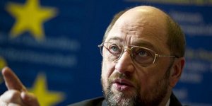Σούλτς: Η Ελλάδα πρέπει να παραμείνει στο Ευρώ για το καλό όλων μας