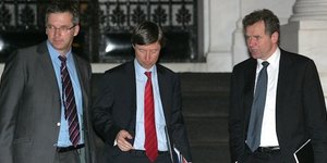Διορία μέχρι αύριο το μεσημέρι δίνει η Τρόικα στους πολιτικούς αρχηγούς