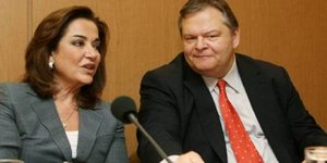 Το «φλερτ» Βενιζέλου-Ντόρας στη Βουλή 