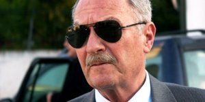 Αντιεξουσιαστές επιτέθηκαν με καδρόνι σε βουλευτή της Χρυσής Αυγής
