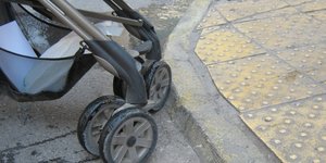 Απόπειρα απαγωγής δίχρονου παιδιού απόο τα χέρια της μητέρας του στο κέντρο του