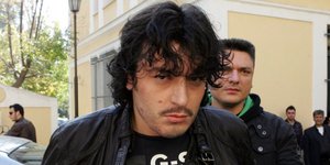 Αλκέτ Ριζάι: Ο σωφρονιστικός υπάλληλος είναι αθώος