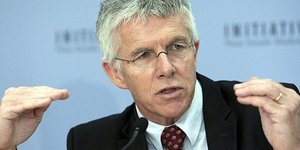Στραουμπχάαρ: Να γίνει η Ελλάδα γερμανικό προτεκτοράτο γιατί είναι αποτυχημένο κ