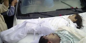 Φρίκη και αποτροπιασμός από την σφαγή στην Χούλα της Συρίας [εικόνες & βίντεο]