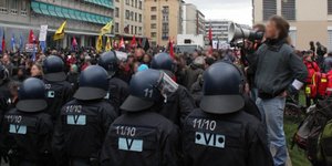 Απαγορεύονται οι διαδηλώσεις κατά των τραπεζών!