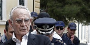 Βρήκαν μυστικούς λογαριασμούς του Άκη με τεράστια ποσά