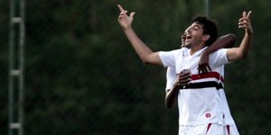 Απίθανο γκολ από τα 60 μέτρα [βίντεο]