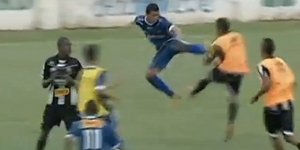 Δώδεκα αποβολές σε ένα παιχνίδι μετά από επικό καυγά [βίντεο]